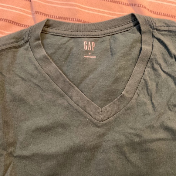 GAP Medium Green Tee - Picture 3 of 3